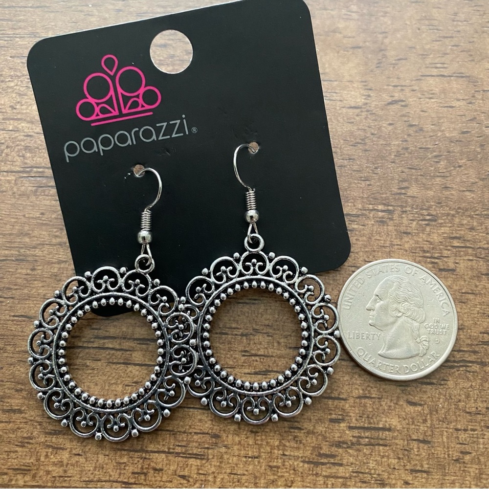 Round dangle earrings - Picture 5 of 5